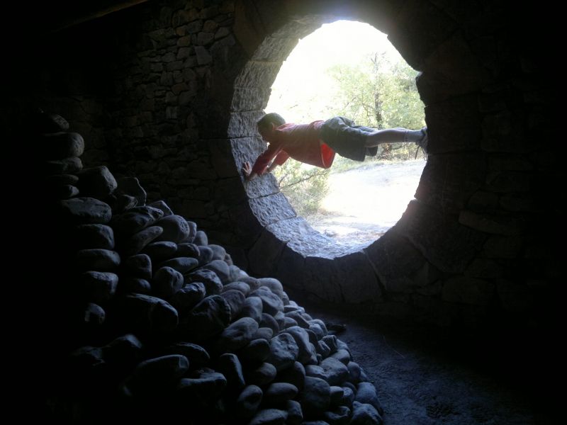 Refuge d'art des bains thermaux à Digne les bains vu de l'intérieur